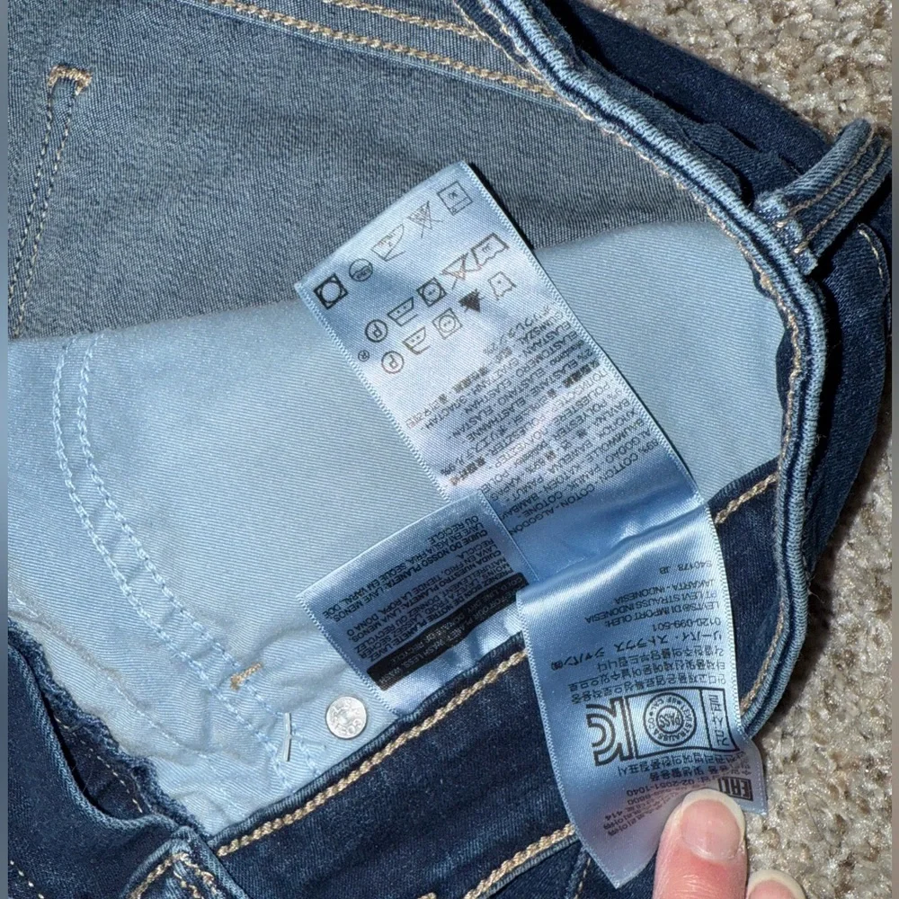 Levi Strauss Dark Blue Bermuda Shorts Size 16W Bermuda Jean Shorts NWOT - Picture 11 of 12